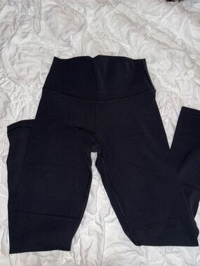 Aritzia TNA Butter Leggings